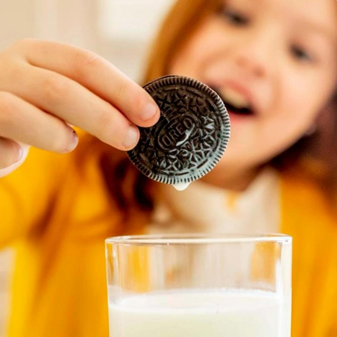 OREO Chocolate Sandwich Cookies - 4 Cookie Pack